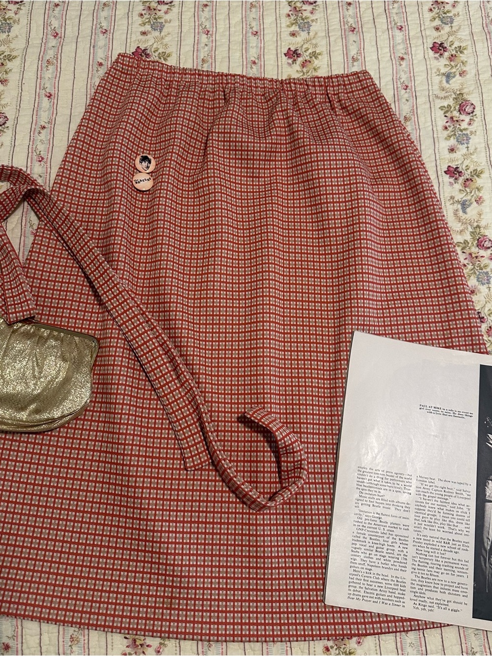 True Vintage 70s Red White Geometric Print Elastic Waist Midi Skirt w Belt M/L